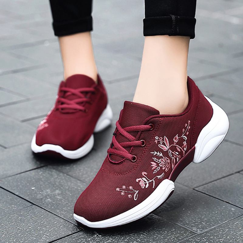 Kvinnor Casual Broderi Blommor Stickade Lätta Ventilerande Sneakers