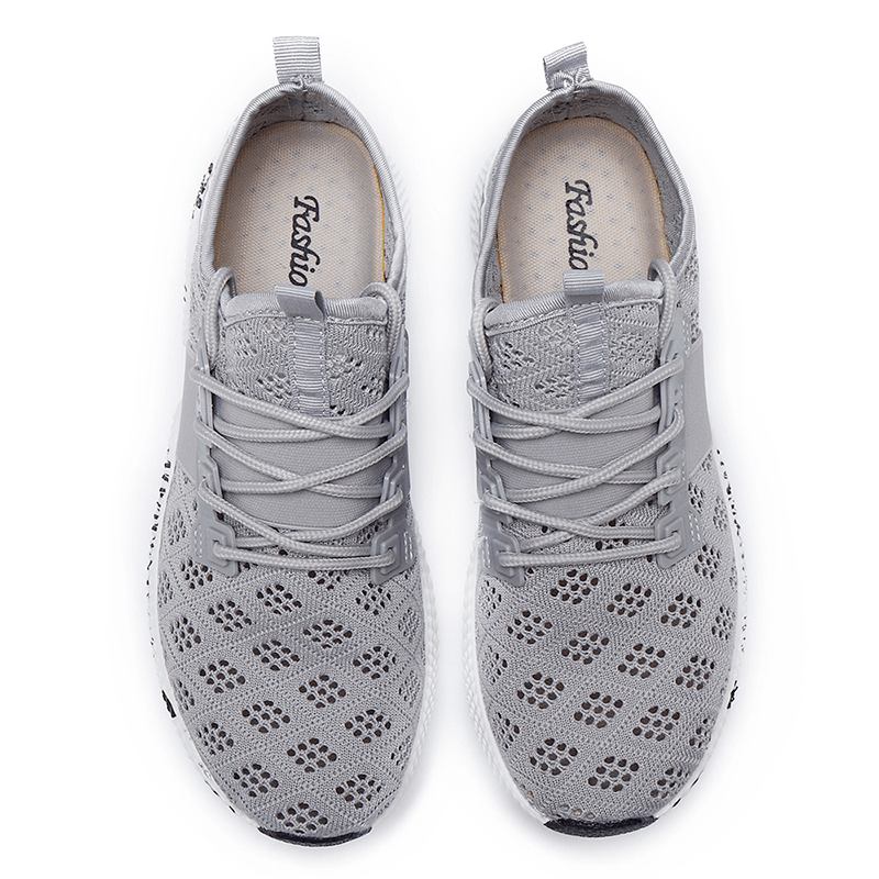 Stora Sneakers I Mesh Som Andas