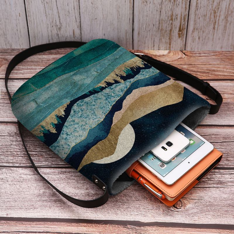 Kvinnor Filt Mountain Treetop Landscape Med Tryck Bag Crossbody Bag Axelväska