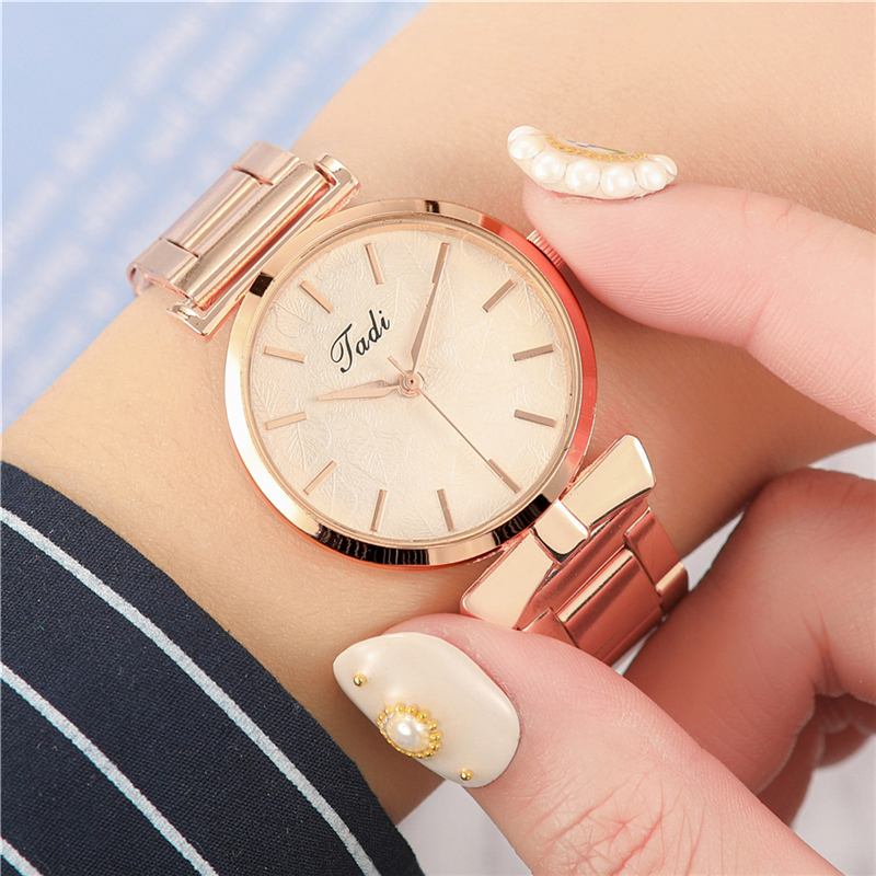 Elegant Design Utan Nummer Urtavla Casual Damarmbandsur Rose Gold Case Full Quartz Watch