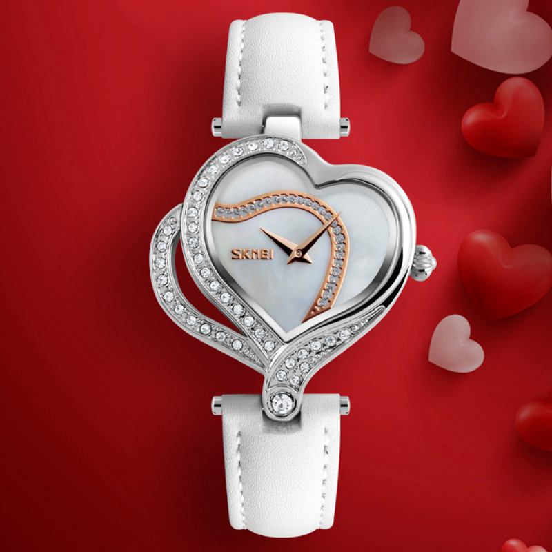 Sweet Love Mode Stil Kvinnor Klockor Crystal Läder Armband Quartz Watch