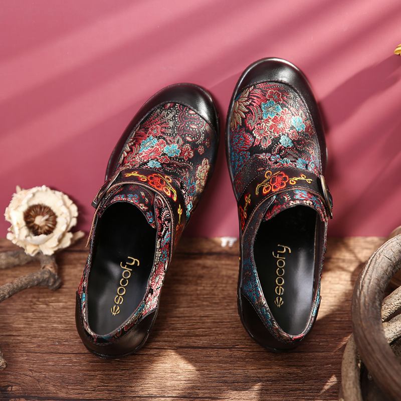 Retro Blommor Broderi Läder Präglade Plommonblommor Spänne Slip On Platta Skor