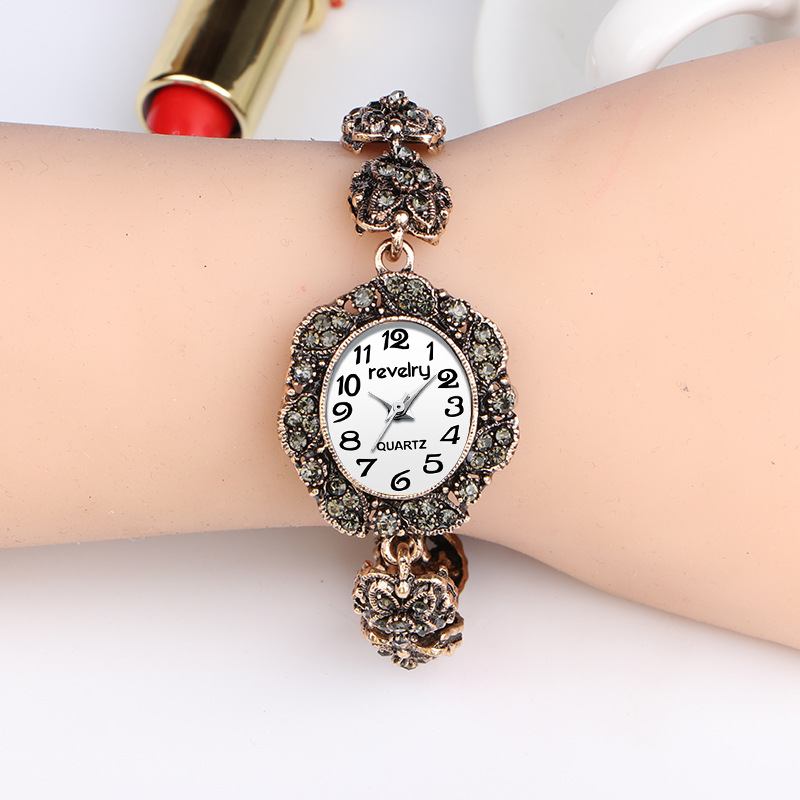 Retro Stil Damarmbandsklocka Crystal Luxury Quartz Watch