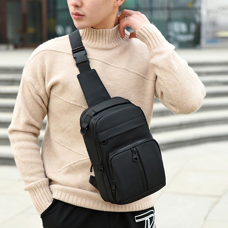 Herr Polyester Multi-carry Medium Kapacitet Med Usb-laddning Chest Bag Axelväska