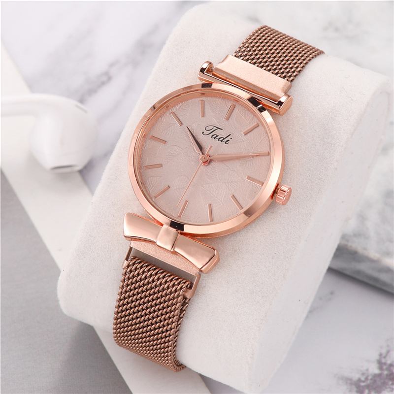 Mode Casual Elegant Design Kvinnor Klockor Mesh Band Dial Handledsfodral Quartz Watch