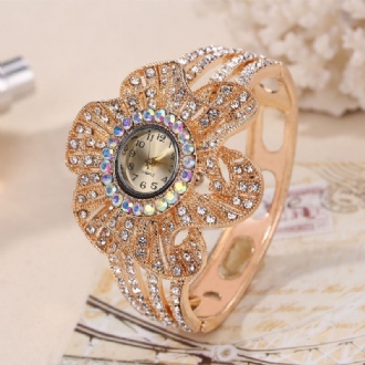 Mode Crystal Blommor Shape Urtavla Ihålig Metallrem Kvinnor Quartz Watch