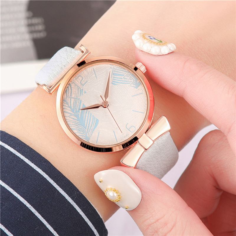 Modeabla Roliga Trendiga Kvinnor Klockor Trädmönster Urtavla Rose Gold Fall Läderband Quartz Watch