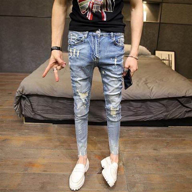 Modetrend För Män Jeans Med Nio Poäng